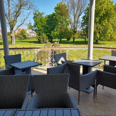 Rosenberg Kuria Bed & Breakfast Taplanszentkereszt Екстериор снимка
