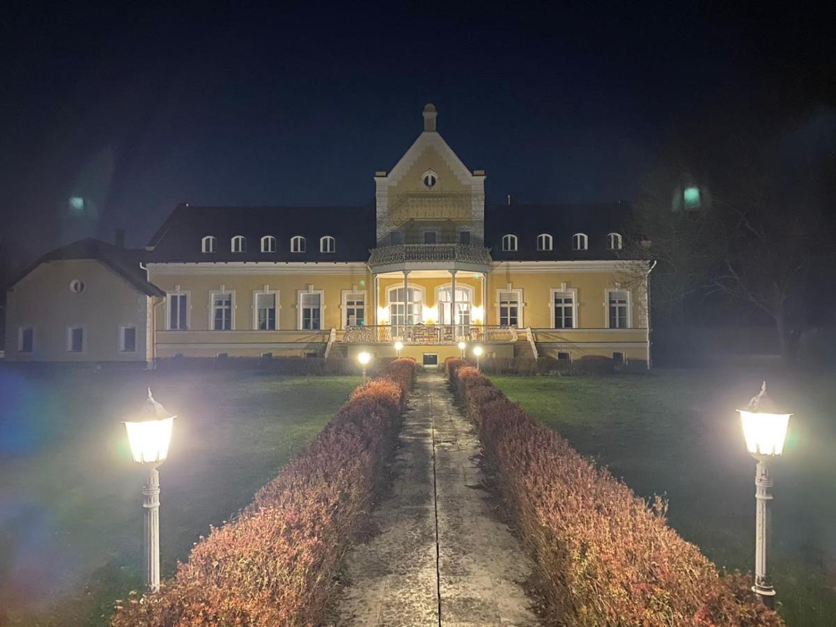 Rosenberg Kuria Bed & Breakfast Taplanszentkereszt Екстериор снимка
