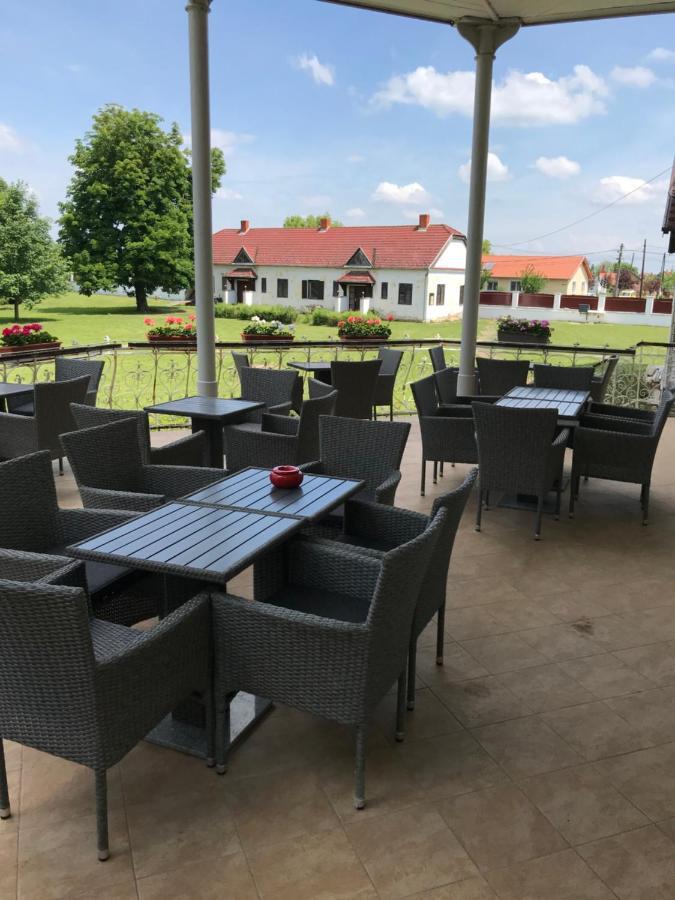 Rosenberg Kuria Bed & Breakfast Taplanszentkereszt Екстериор снимка