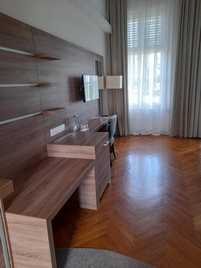 Rosenberg Kuria Bed & Breakfast Taplanszentkereszt Екстериор снимка