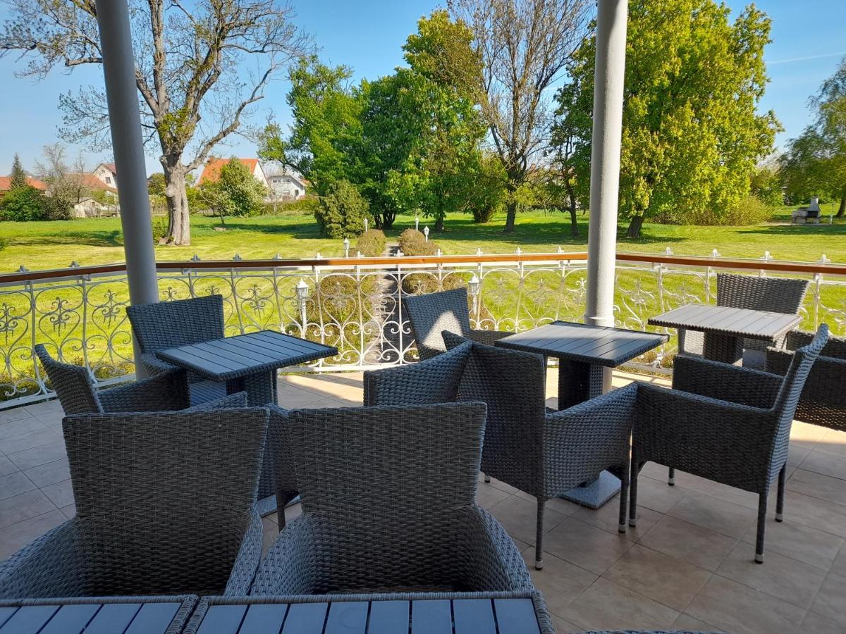 Rosenberg Kuria Bed & Breakfast Taplanszentkereszt Екстериор снимка