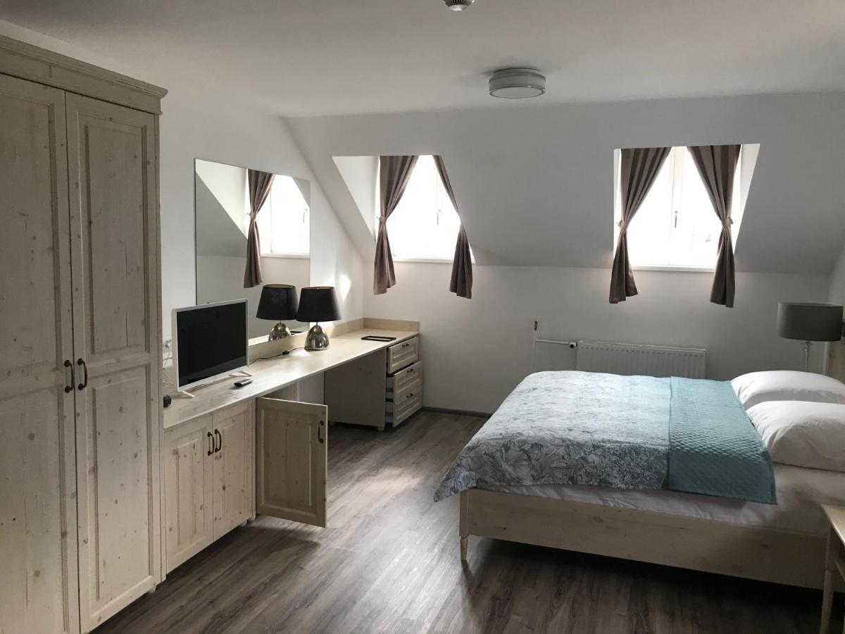 Rosenberg Kuria Bed & Breakfast Taplanszentkereszt Екстериор снимка