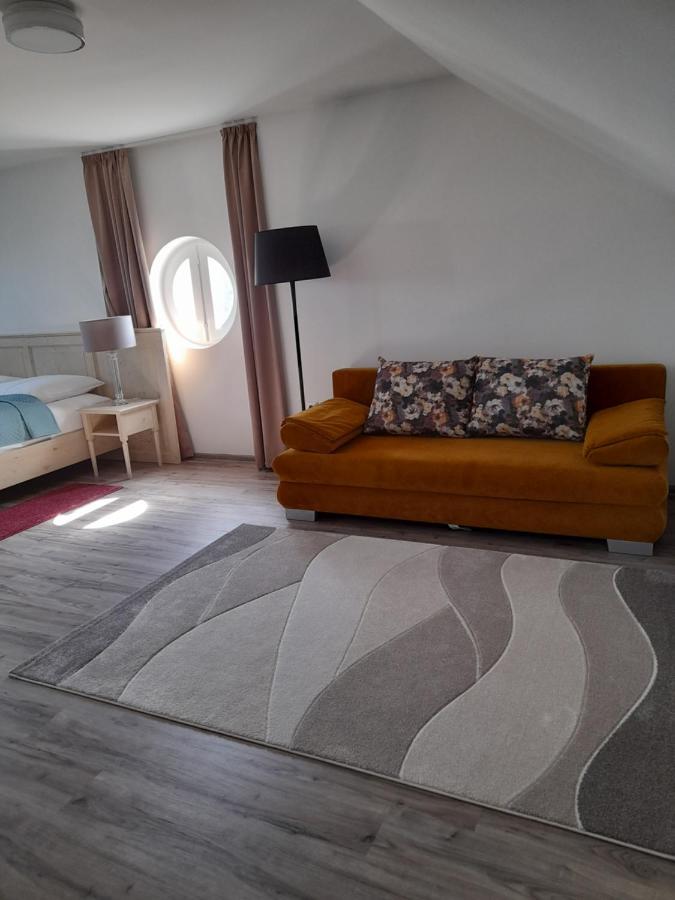 Rosenberg Kuria Bed & Breakfast Taplanszentkereszt Екстериор снимка