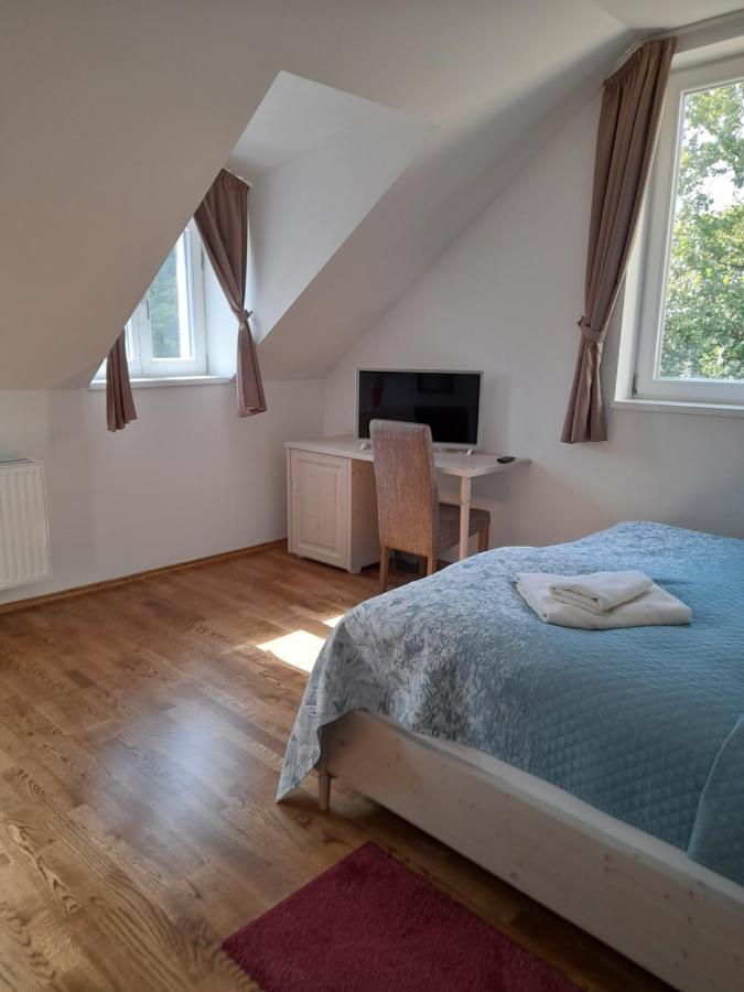 Rosenberg Kuria Bed & Breakfast Taplanszentkereszt Екстериор снимка